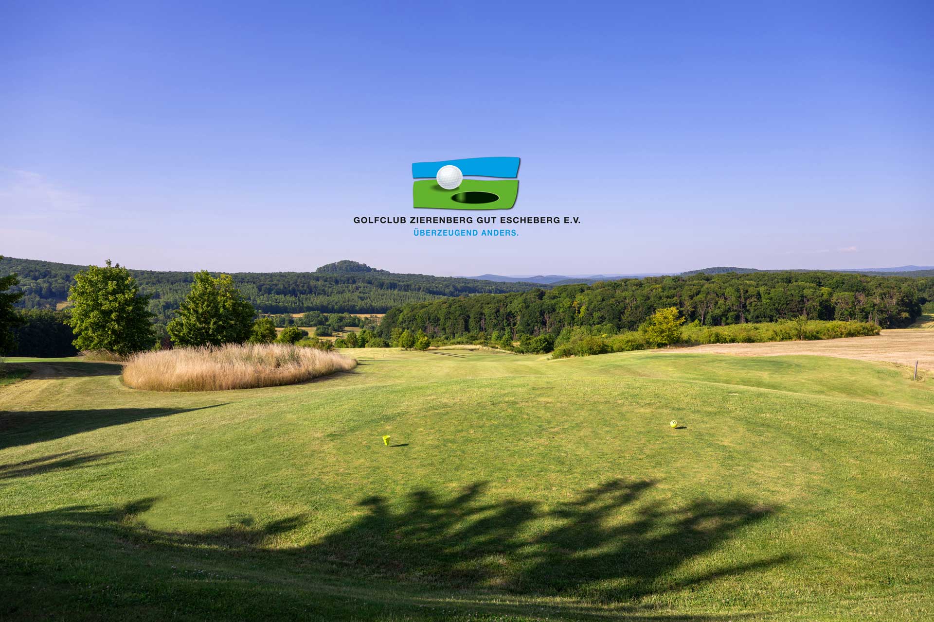Abschlag Bahn 13 - überwältigender Ausblick Richtung Grün